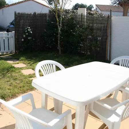 Holiday home Maison A Avec Piscine, Proche - Fr-1-22-190